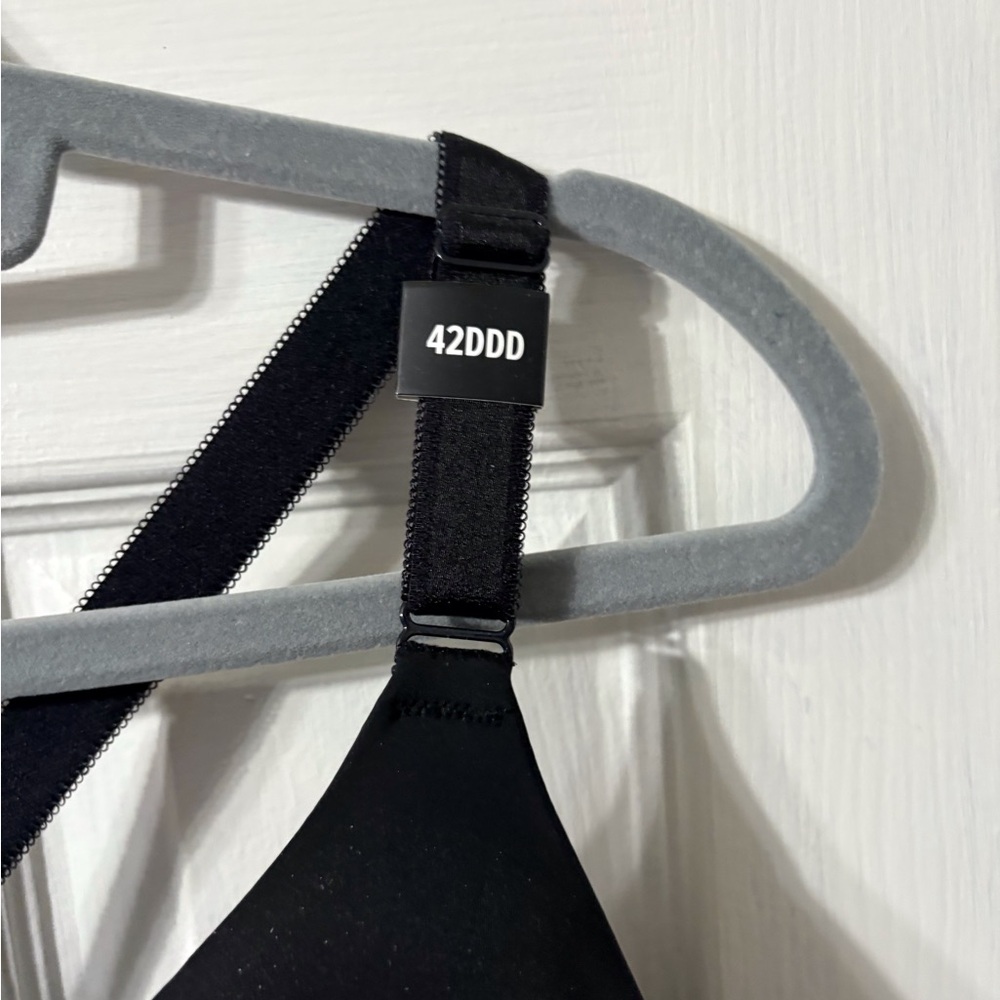 Torrid Black Cross-Back Bra - Picture 3 of 9